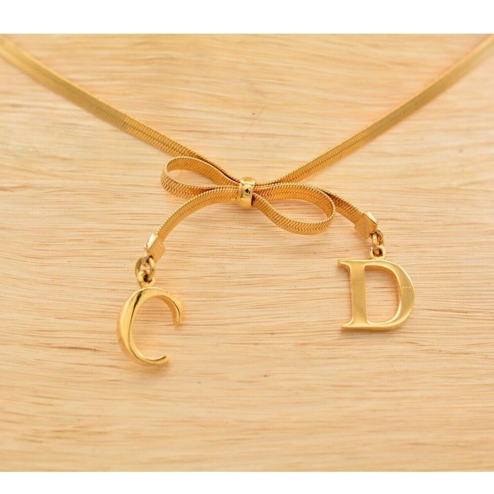 Christian Dior Vintage Logo CD Bow Necklace Collar  Charm Gold Chain Signed Bin5 - Picture 2 of 12